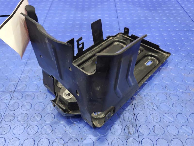 2017-2019 Cadillac XT5 Battery Tray Carrier Genuine OEM Part 84081576