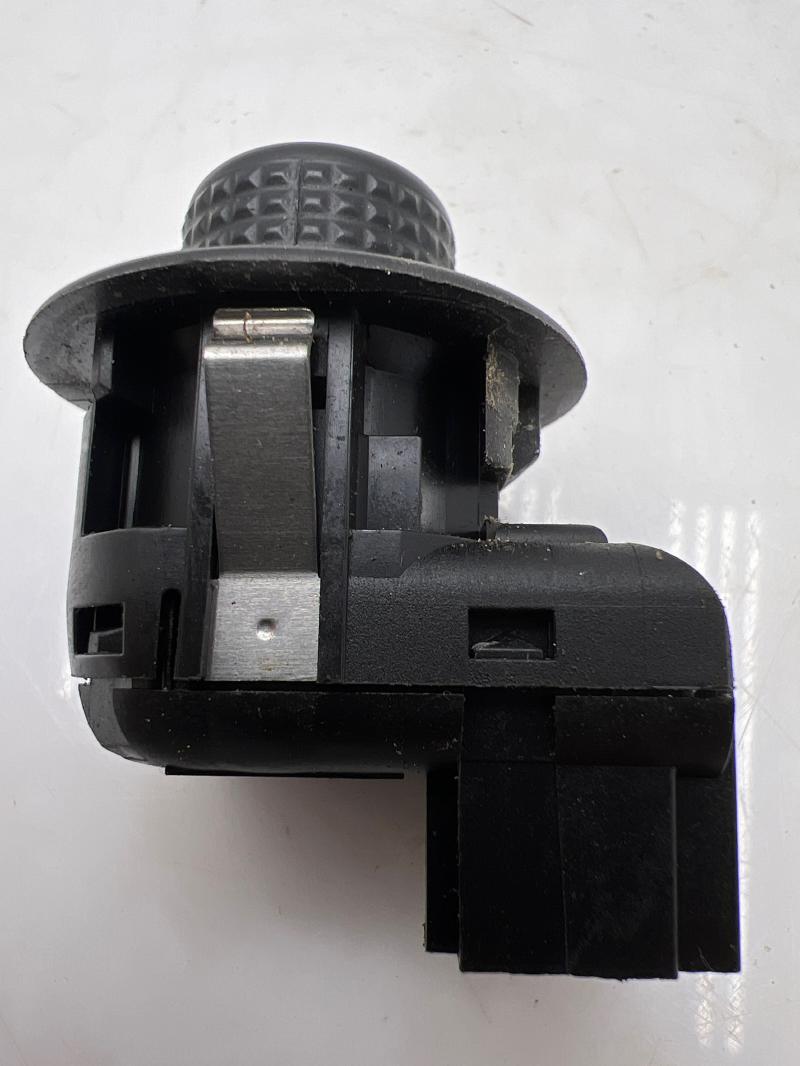 2009 - 2014 Ford F150 Power Mirror Switch w/o Power Fold OEM 9L3T17B676AA