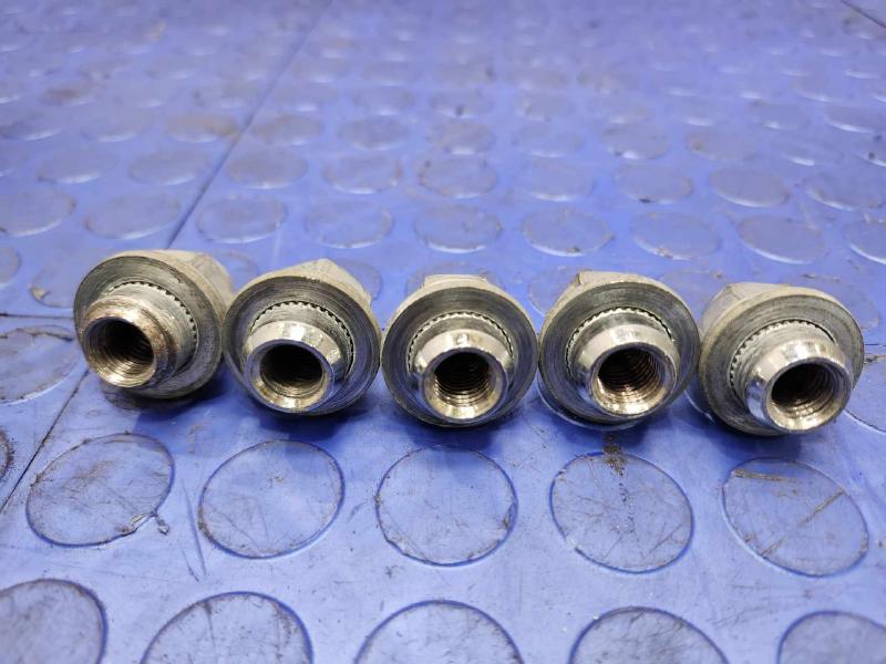 2017 Mitsubishi Outlander Lug Nuts