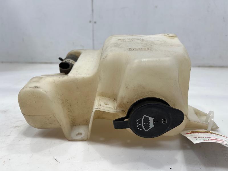 2004 Chevrolet Colorado Washer Bottle