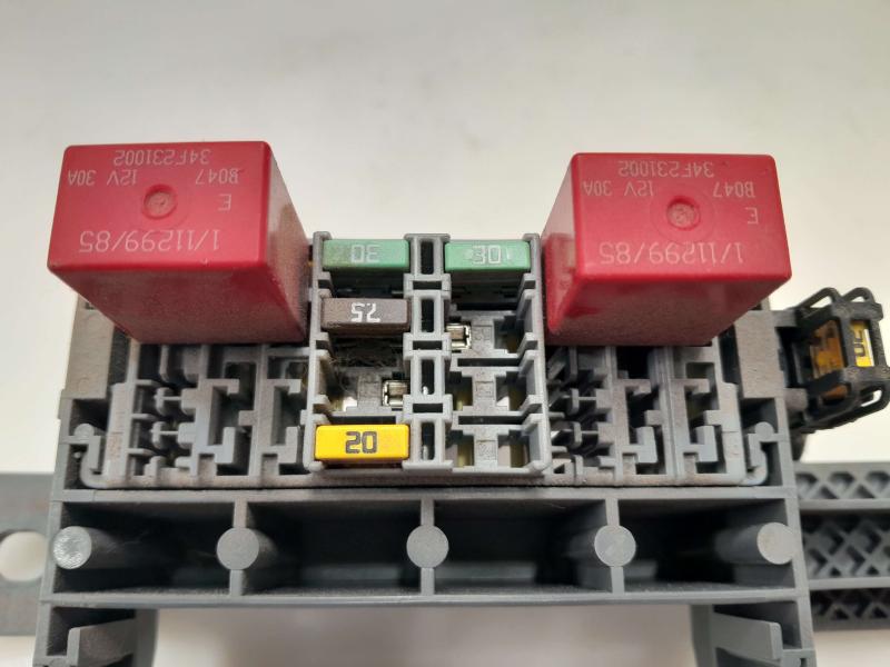 2017 Jeep Renegade Cabin Fuse Box