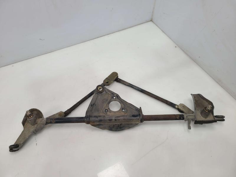 2001 - 2005 Toyota Rav4 Windshield Wiper Linkage Transmission OEM 8515042090