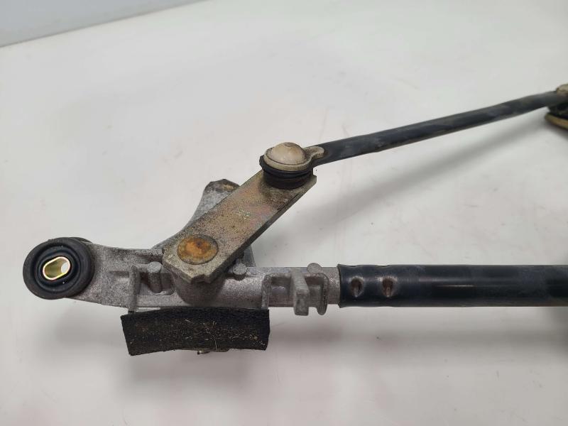 2001 - 2005 Toyota Rav4 Windshield Wiper Linkage Transmission OEM 8515042090