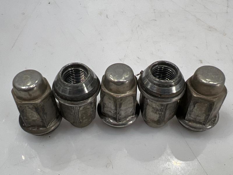 2011 Ford Explorer Lug Nuts
