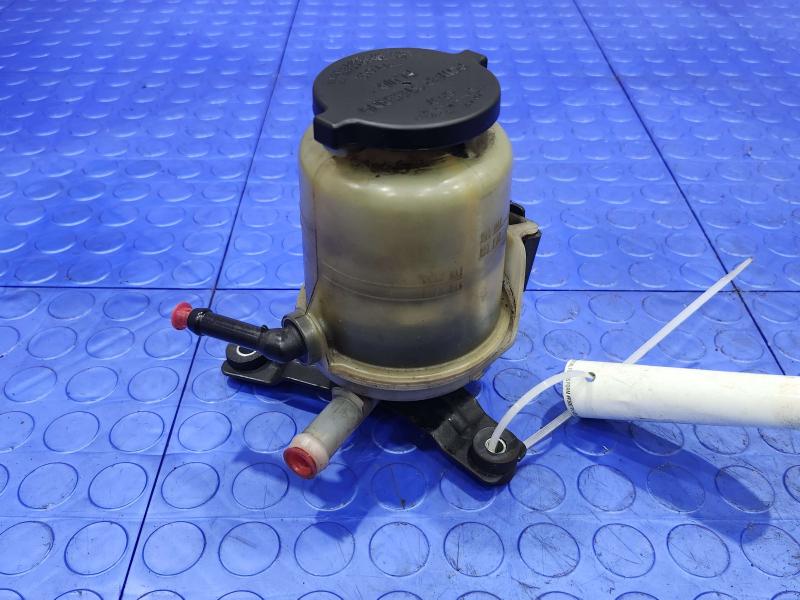 2007 Toyota Tundra Power Steering Reservoir