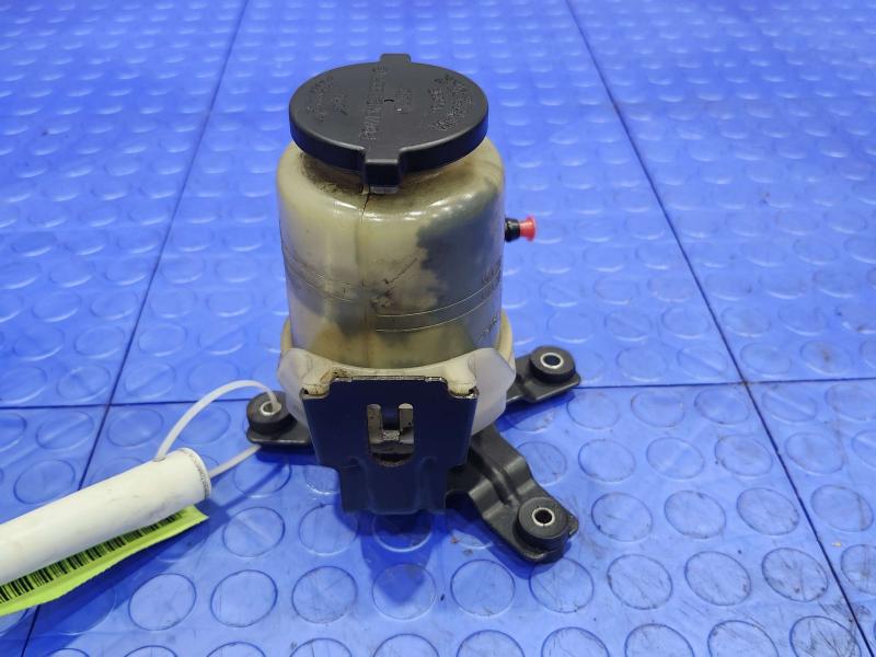 2007 Toyota Tundra Power Steering Reservoir