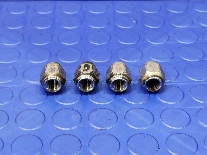 2015 Toyota Prius Lug Nuts