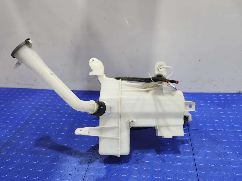 2015 Nissan Murano Washer Bottle