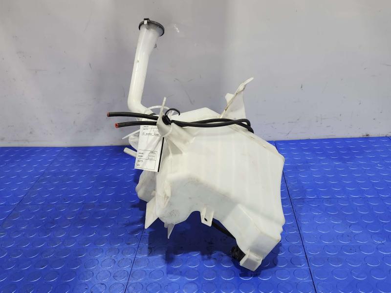 2015 Nissan Murano Washer Bottle