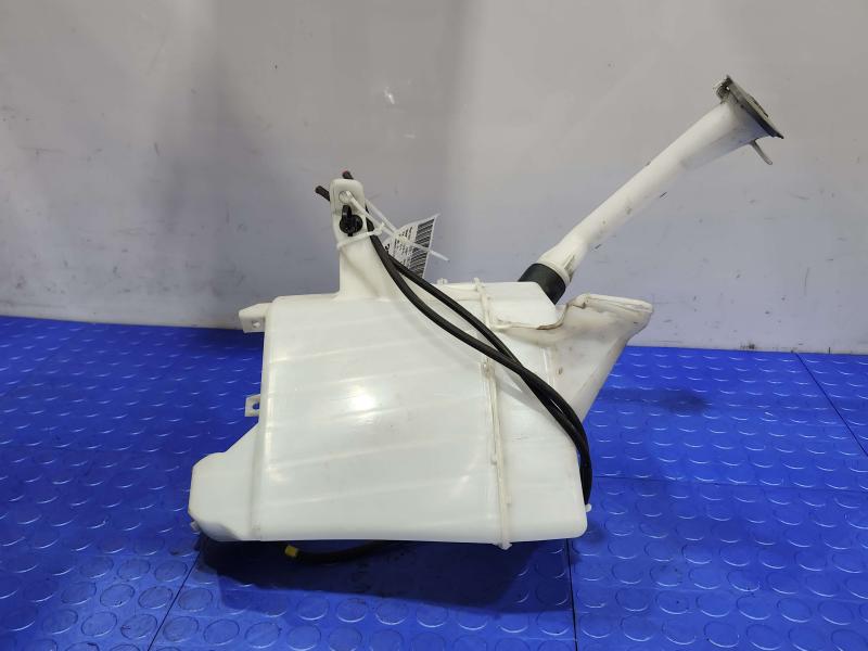 2015 Nissan Murano Washer Bottle