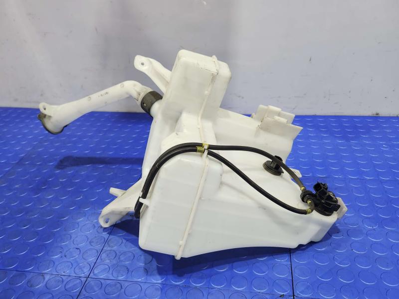 2015 Nissan Murano Washer Bottle