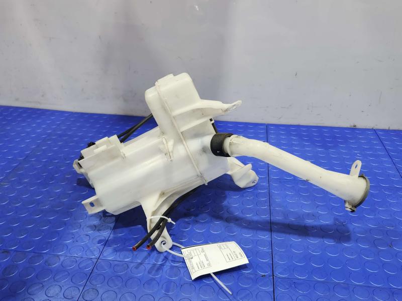 2015 Nissan Murano Washer Bottle