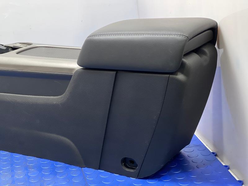 2013 Chevrolet Malibu Front Console
