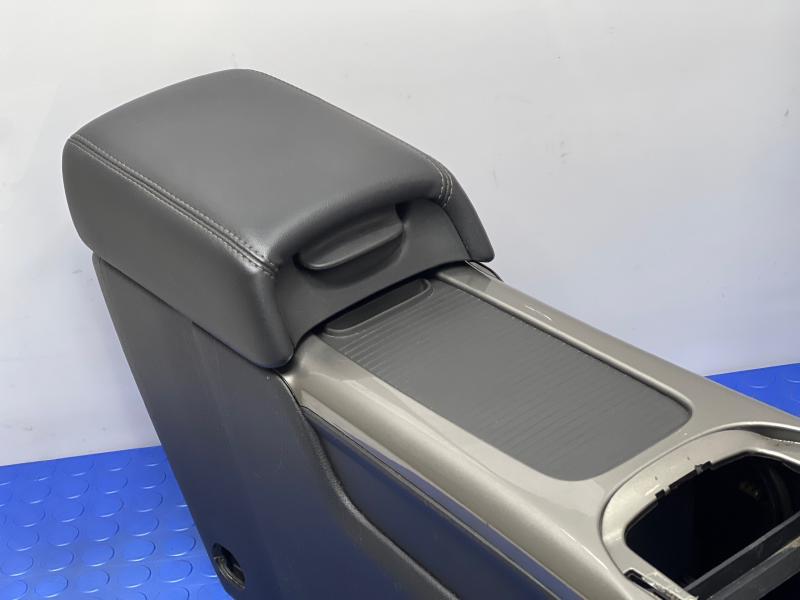 2013 Chevrolet Malibu Front Console