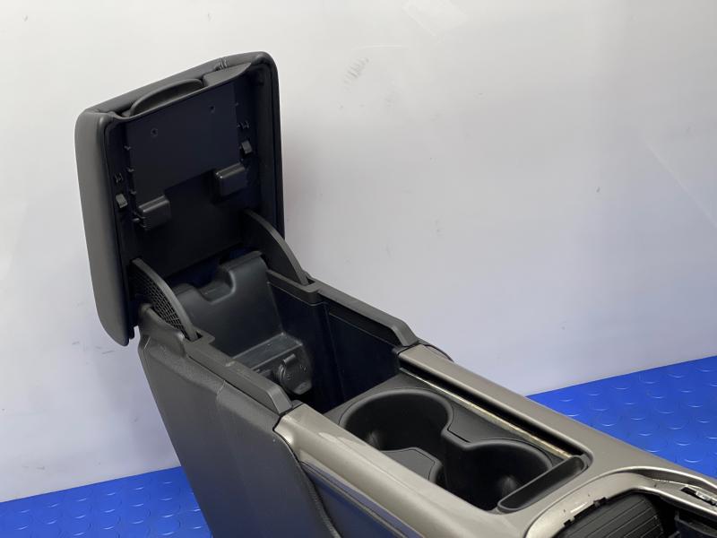 2013 Chevrolet Malibu Front Console