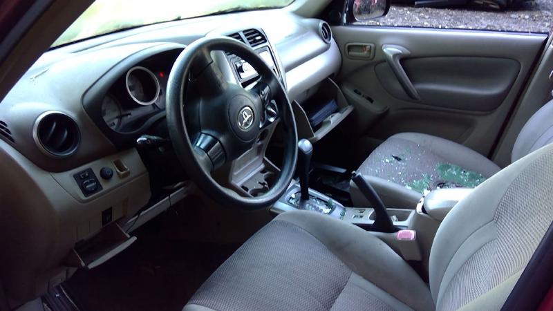 2005 Toyota RAV4 Radiator Support