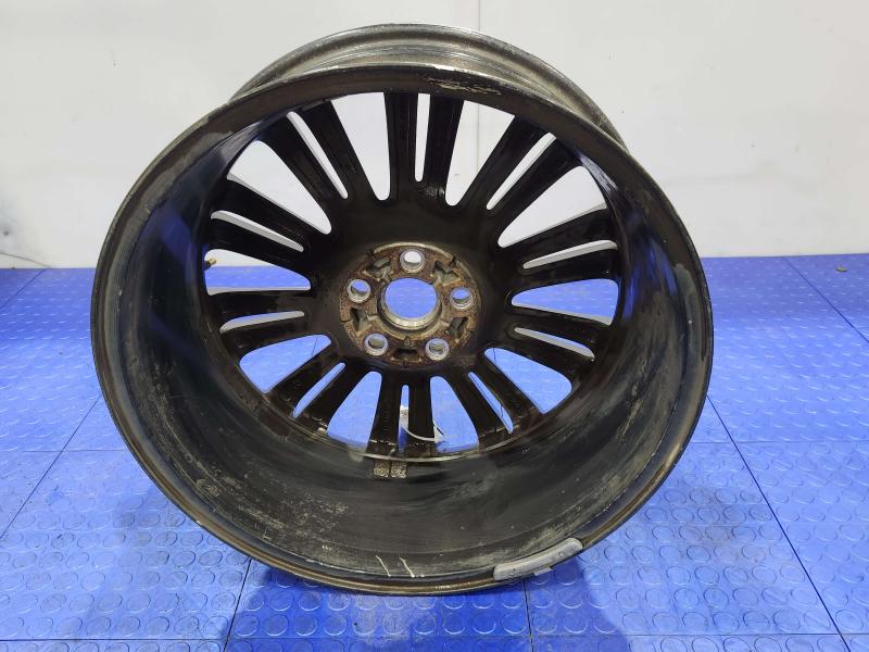 2013 Chrysler 300 Wheel