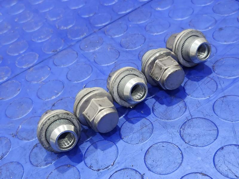 2018 Nissan Maxima Lug Nuts