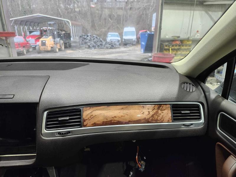 2011-2017 Volkswagen Touareg Dashboard Panel Dash Pad Brown OEM 7P1857003GHA3