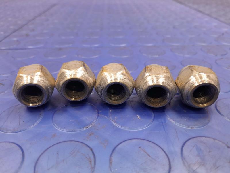 2015 Hyundai Tucson Lug Nuts