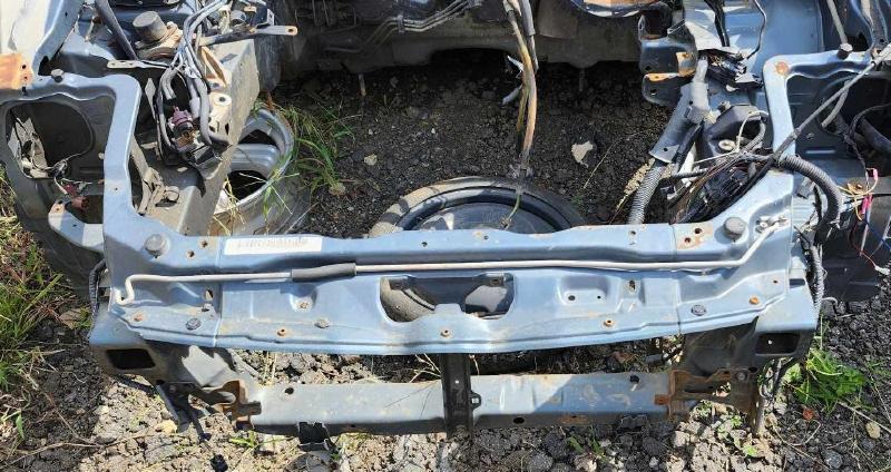 2000 Mitsubishi Eclipse Radiator Support