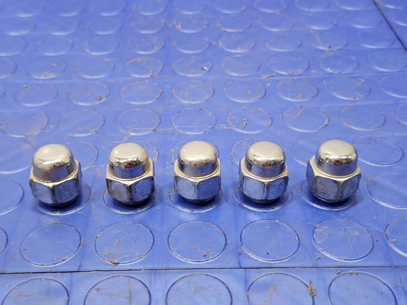 2014 Infiniti QX60 Lug Nuts