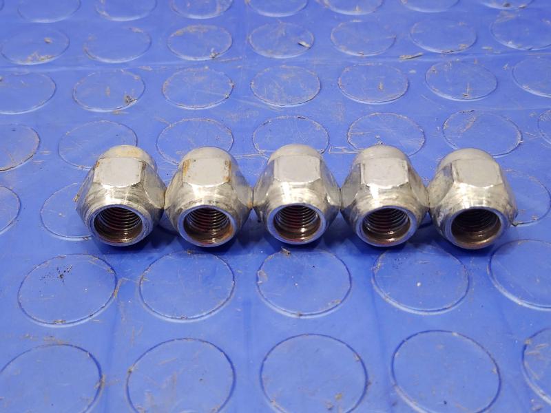 2014 Infiniti QX60 Lug Nuts