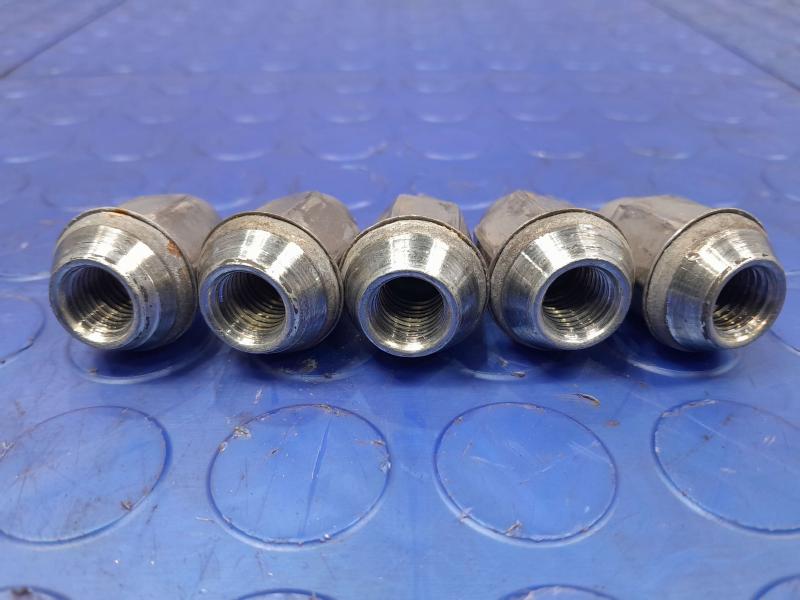 2016 Chevrolet Trax Lug Nuts