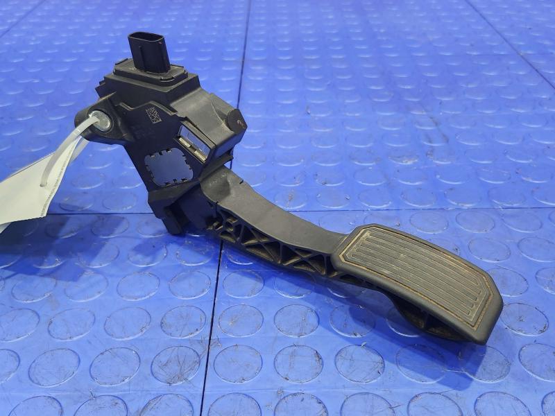 2007-2021 Toyota Tundra Accelerator Pedal Assembly Genuine OEM 781100C012