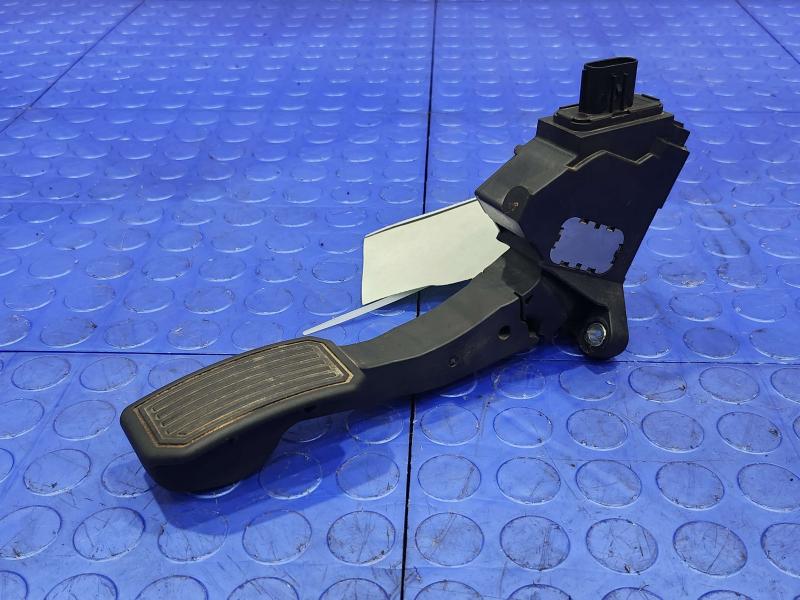 2007-2021 Toyota Tundra Accelerator Pedal Assembly Genuine OEM 781100C012