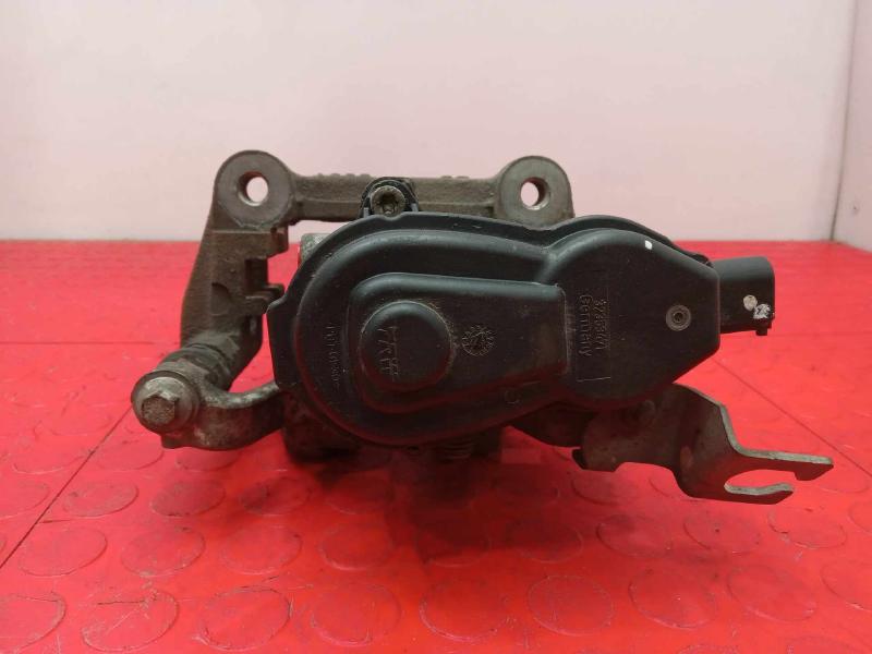 2016 Chrysler 200 Caliper