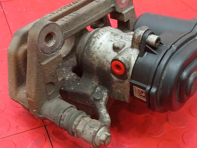 2016 Chrysler 200 Caliper