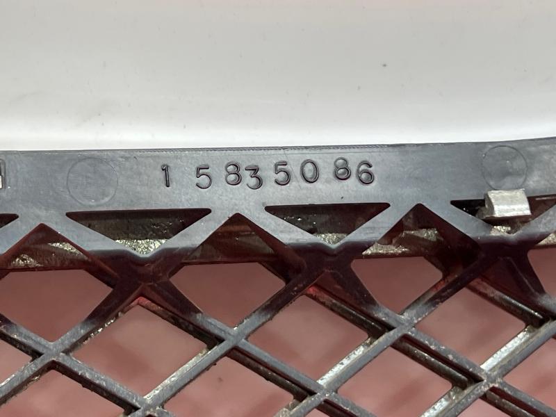 2008 Chevrolet Suburban Grille