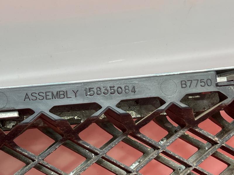 2008 Chevrolet Suburban Grille