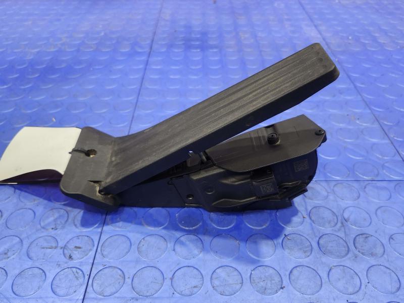 2017 BMW X1 Pedal Assembly