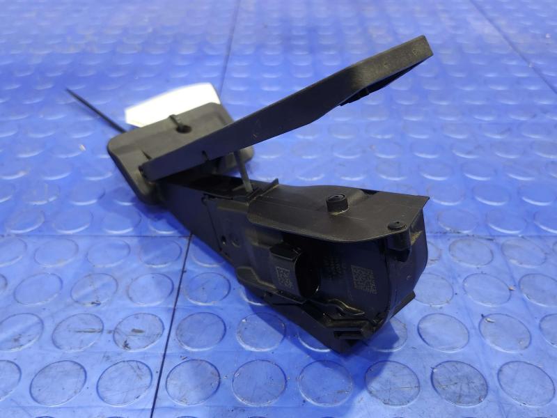 2017 BMW X1 Pedal Assembly