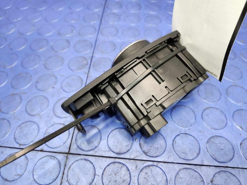 2017 Ford Edge Headlight Switch (Dash Mtd)