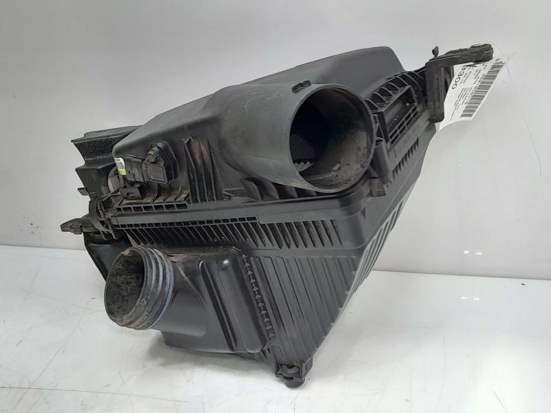 2012 - 2014 Hyundai Genesis Sedan 3.8L Engine Air Cleaner Box Assembly OEM 281103M300