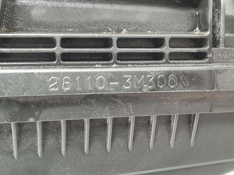 2012 - 2014 Hyundai Genesis Sedan 3.8L Engine Air Cleaner Box Assembly OEM 281103M300