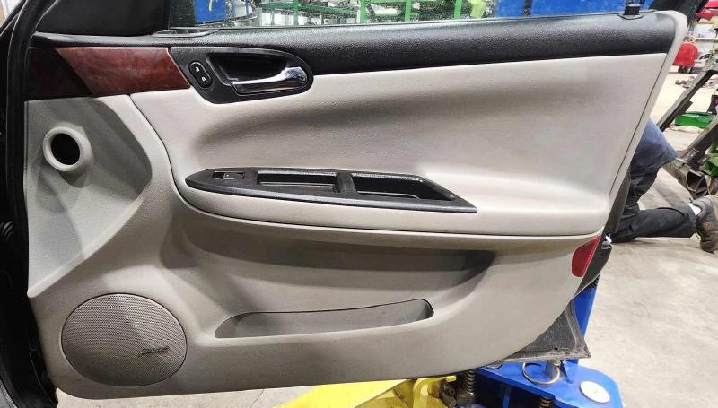 2010 Chevrolet Impala Front Door Trim Panel