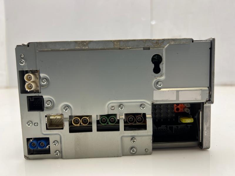 2010 2011 Mercedes-Benz W212 Radio Receiver Assembly Command Head Unit OEM 2129068300