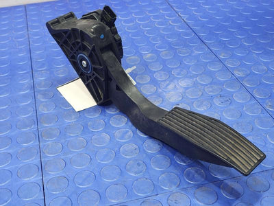 2018-2020 Buick Regal Accelerator Pedal Assembly Genuine OEM Part 23375953