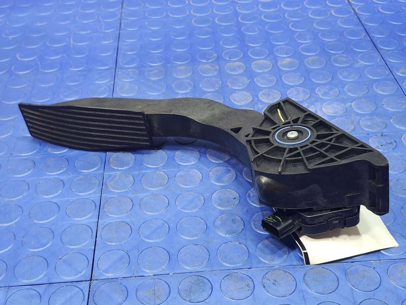 2018-2020 Buick Regal Accelerator Pedal Assembly Genuine OEM Part 23375953
