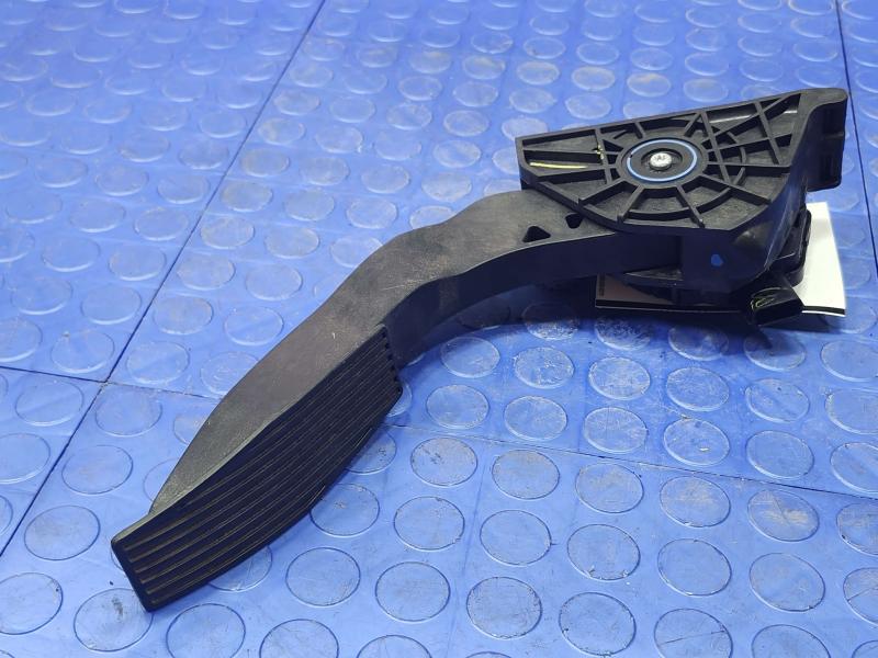 2018-2020 Buick Regal Accelerator Pedal Assembly Genuine OEM Part 23375953