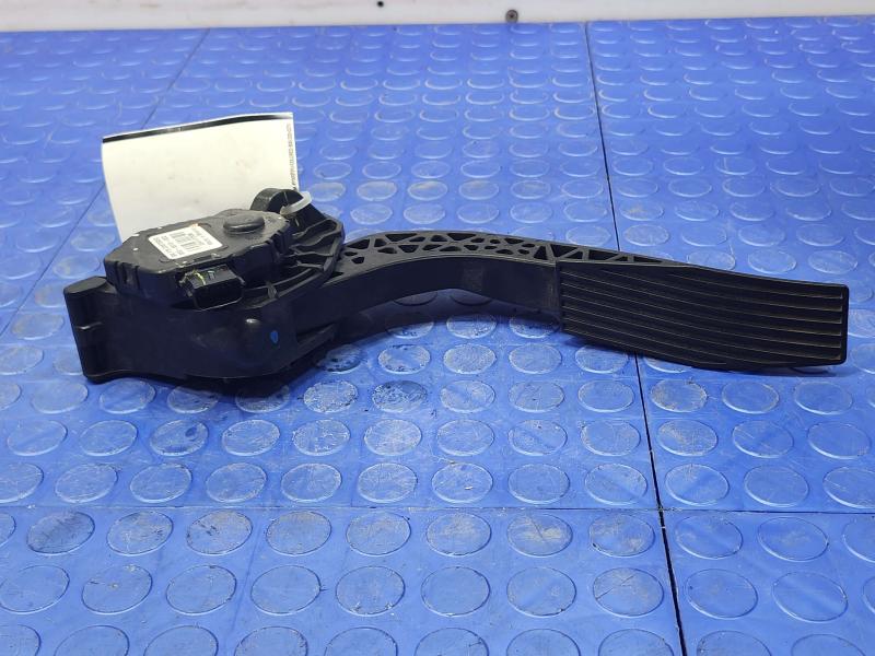2018-2020 Buick Regal Accelerator Pedal Assembly Genuine OEM Part 23375953