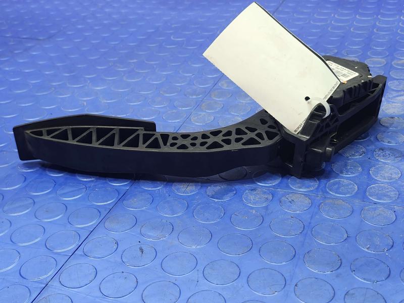 2018-2020 Buick Regal Accelerator Pedal Assembly Genuine OEM Part 23375953