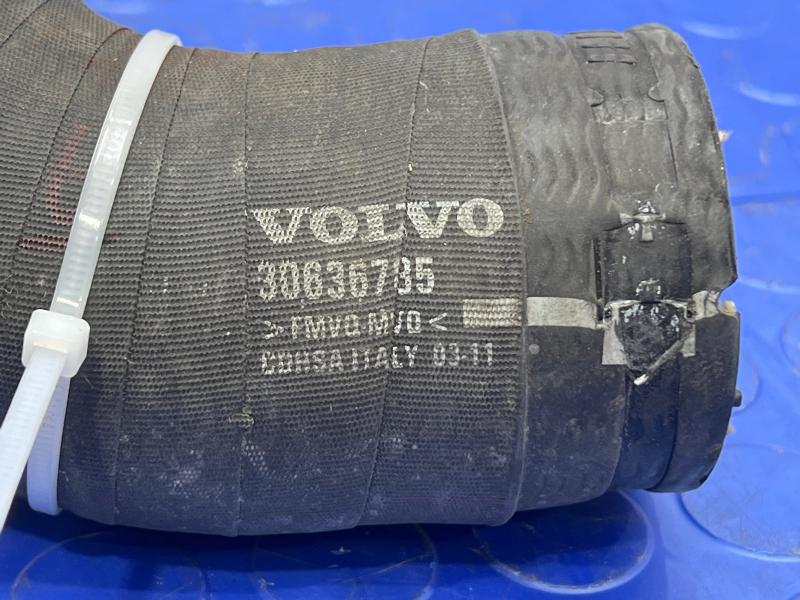 2011-2016 Volvo S60 T5 2.5L Charge Air Hose Intercooler Pipe OEM 30636785