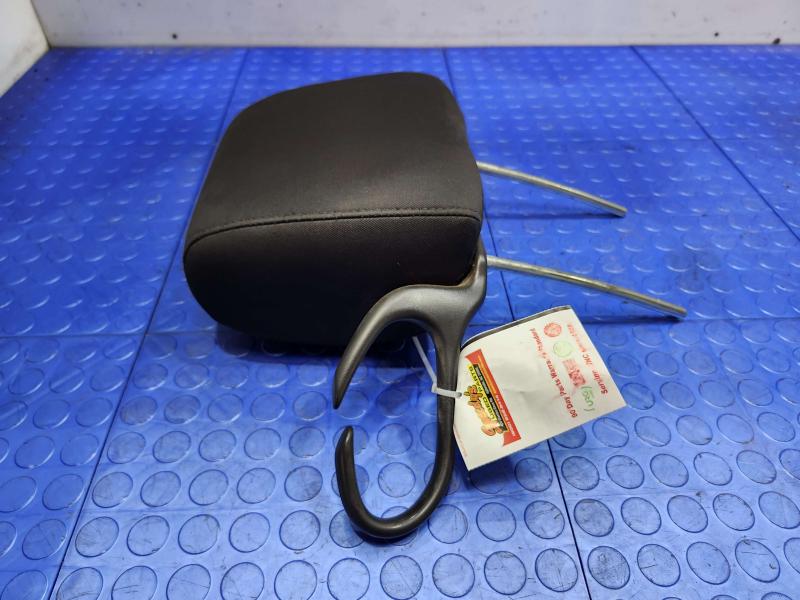 2010 Dodge Challenger Headrest