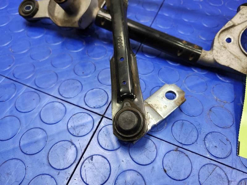 2014-2018 Kia Forte Windshield Wiper Linkage Transmission OEM Part 98120A7000