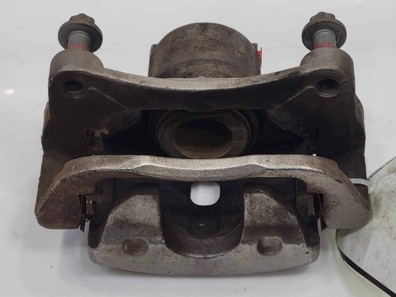 2015 Chrysler 200 Caliper